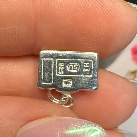 Vintage Sterling Silver .925 Charm Pendant Camera with Cubic Zirconia - Picture 4 of 5